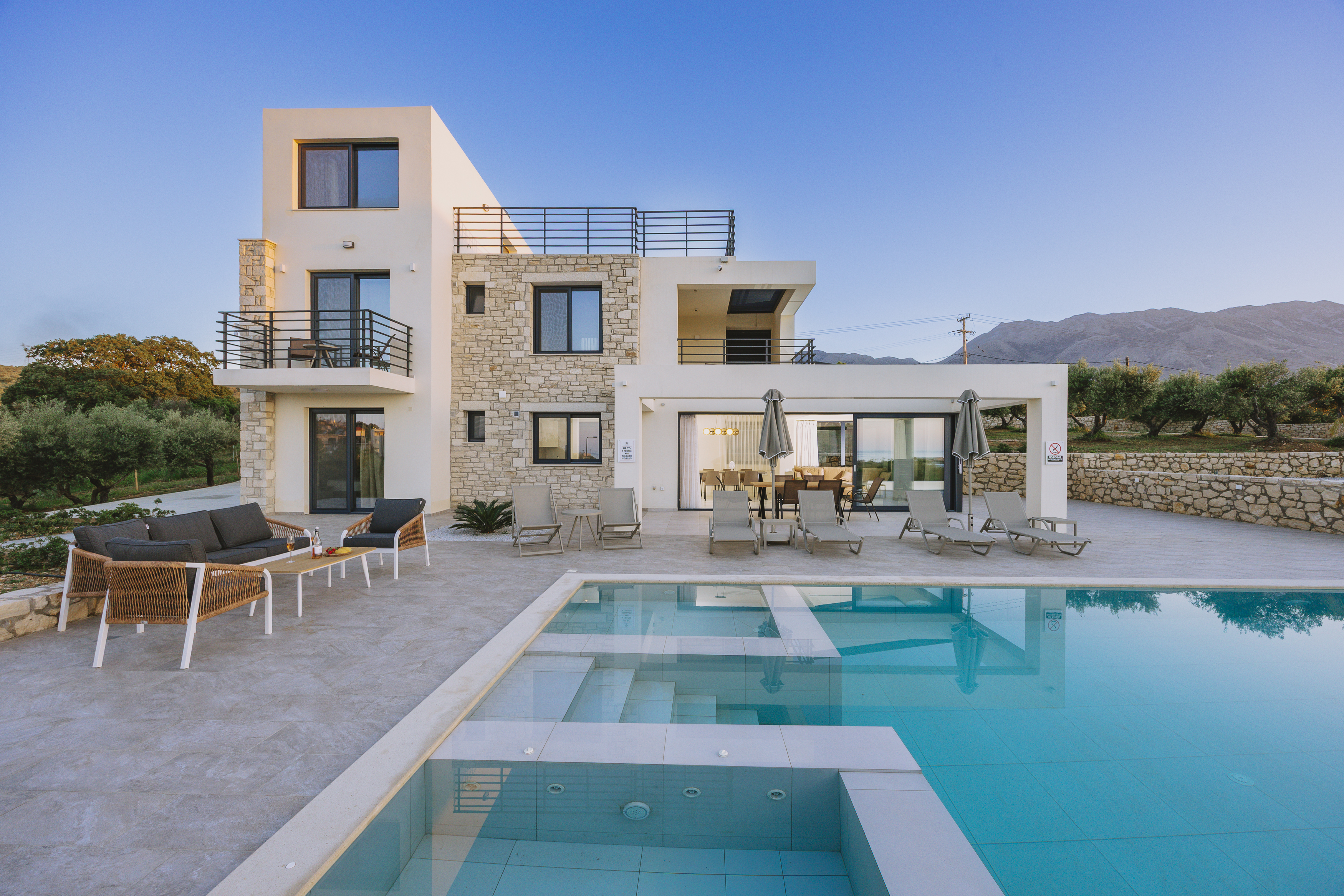 Build or buy a villa in Crete